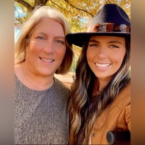 Meet your Posher, Deana